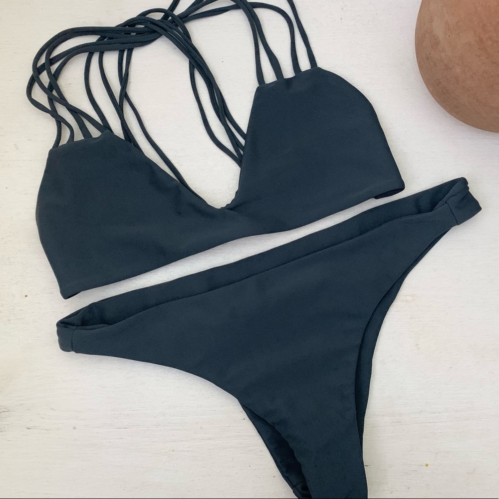 MIKOH Banyans Bikini Top + Miyako Bikini Bottoms (Onyx)